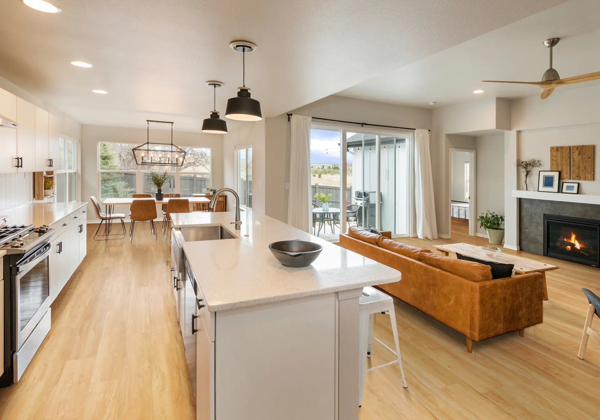 Cali Vinyl Blonde Ale Select Premium Vinyl Flooring