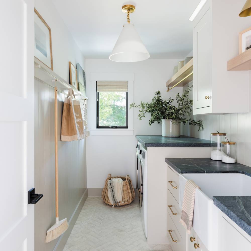 Avondale 2" x 8" Matte Brick Tile in Early Gray