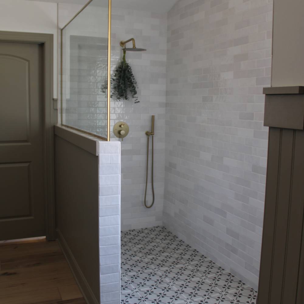 Cloé Ceramic Tile in White