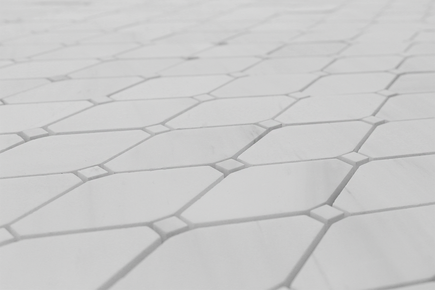 Bianco Venato Dolomite Clipped Diamond w/B Venato Polished
