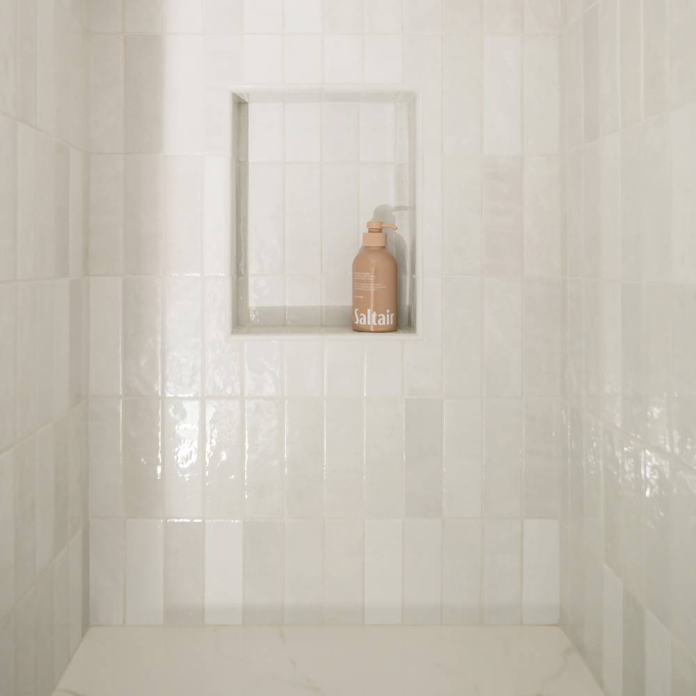 Cloé Ceramic Tile in White