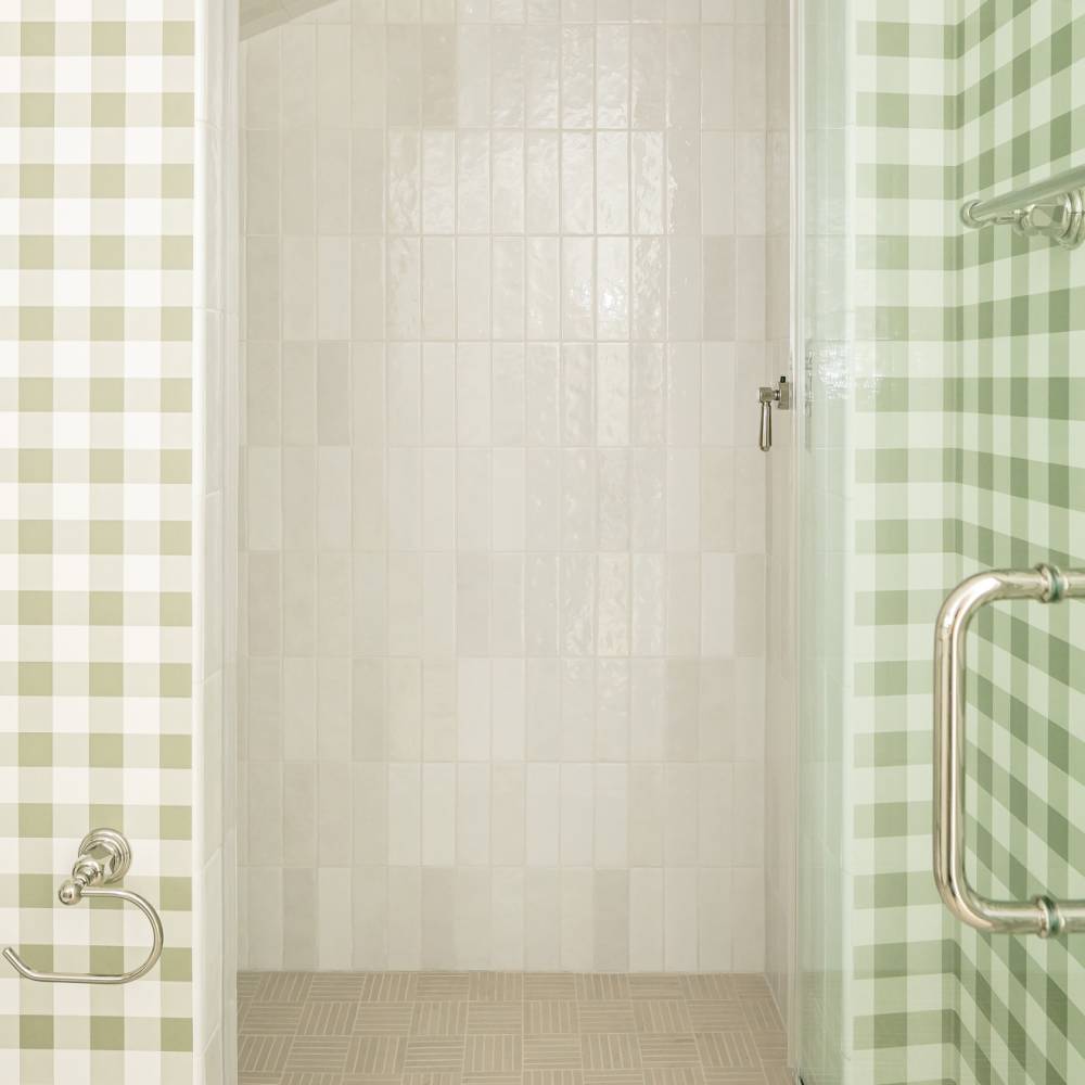 Cloé Ceramic Tile in White