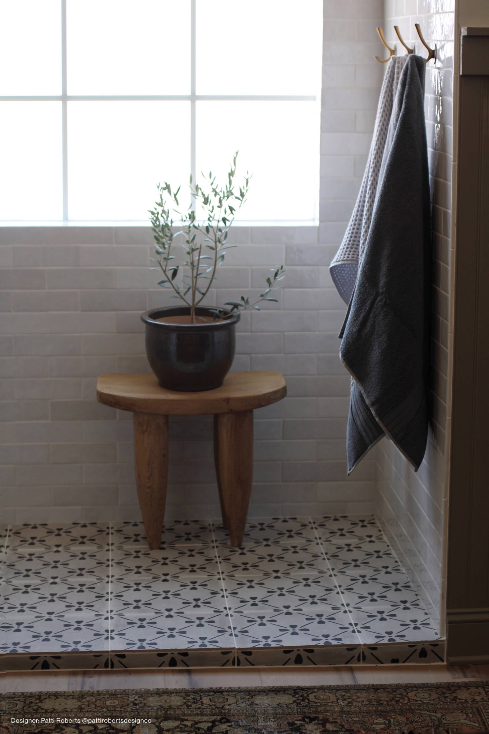 Cloé Ceramic Tile in White