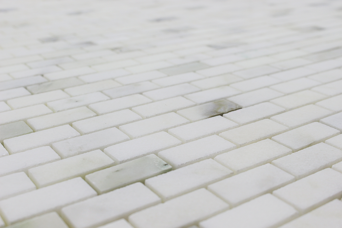 Calacatta Oliva 5/8 x 1 1/4 Offset Mosaic Tiles